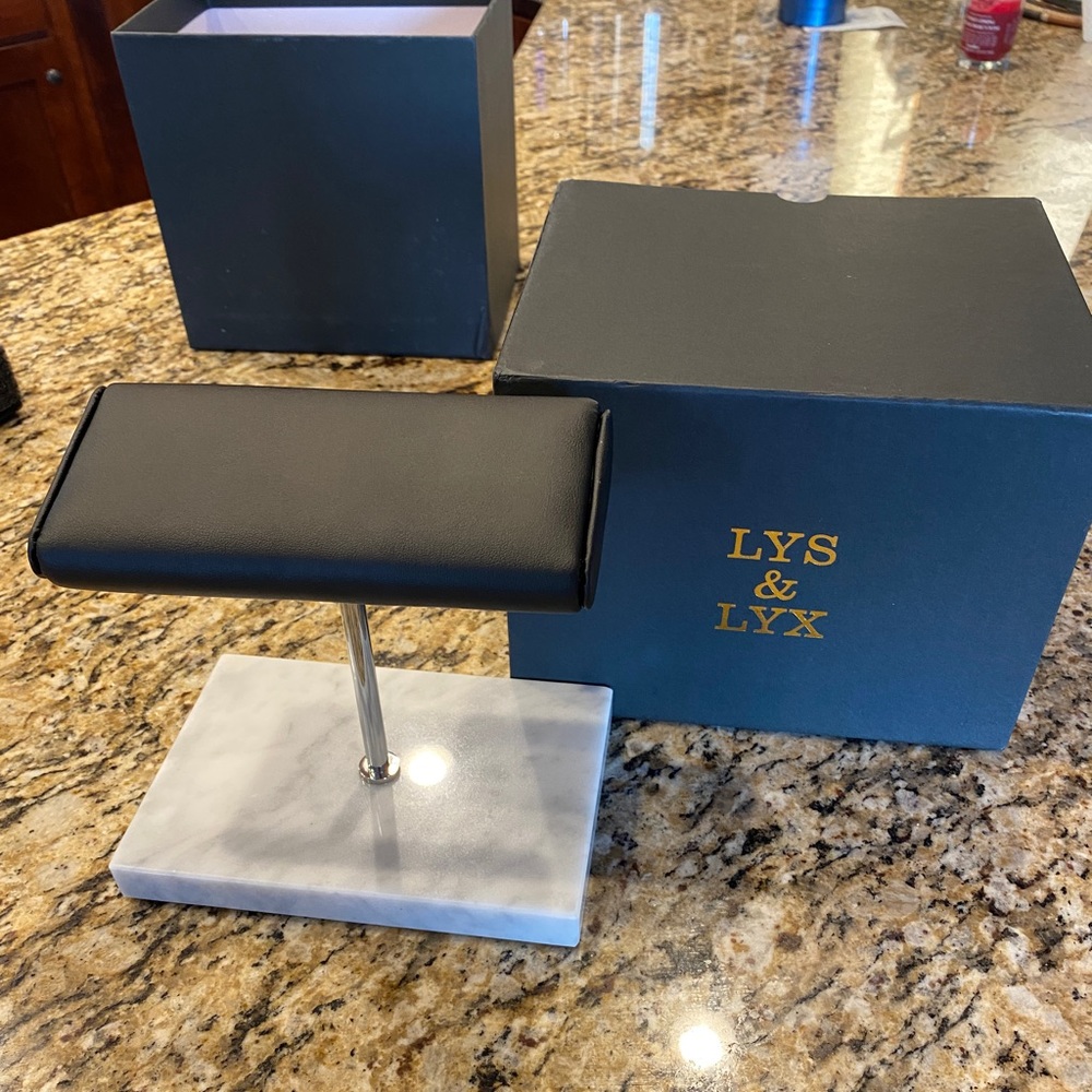 Double Watch Stand